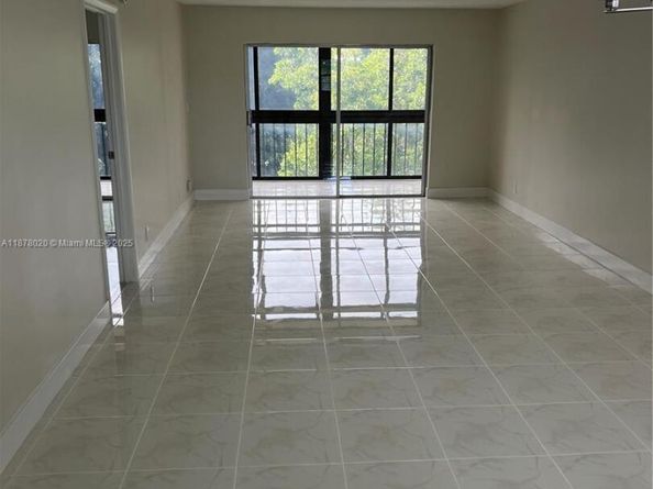 Undisclosed Address #A11878020, Lauderhill FL 33319