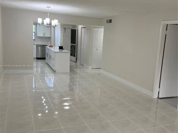 Undisclosed Address #A11878020, Lauderhill FL 33319