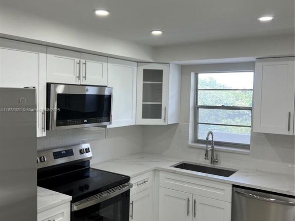 Undisclosed Address #A11878020, Lauderhill FL 33319