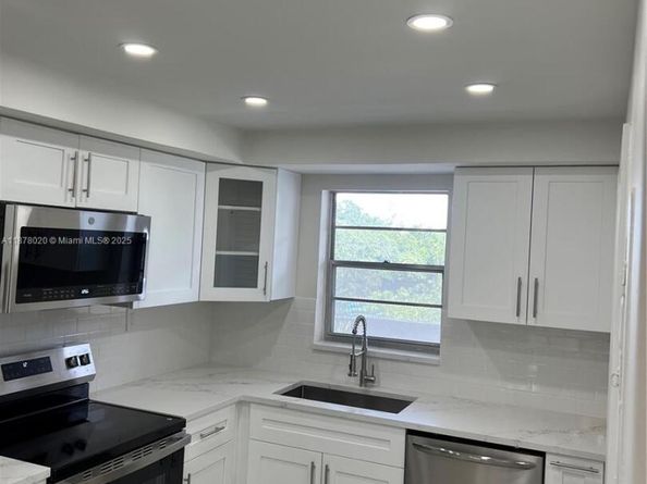 Undisclosed Address #A11878020, Lauderhill FL 33319