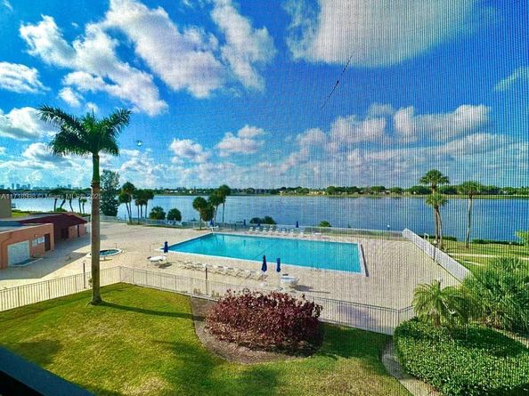 20840 San Simeon Way 305, Miami FL 33179
