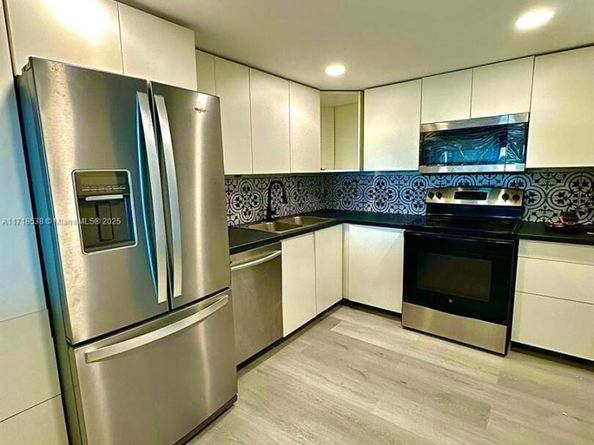 20840 San Simeon Way 305, Miami FL 33179