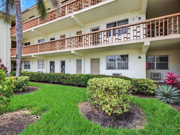 1355 NE 167th St 110, Miami FL 33162
