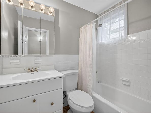1355 NE 167th St 110, Miami FL 33162
