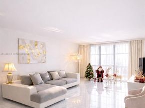 800 Parkview Dr 928, Hallandale Beach FL 33009