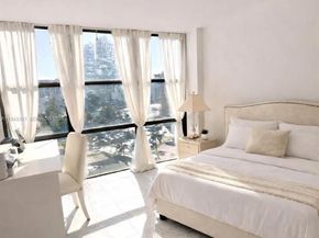 800 Parkview Dr 928, Hallandale Beach FL 33009