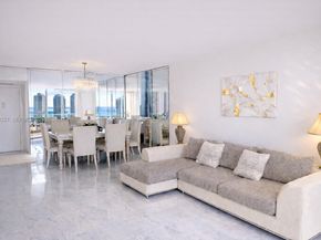 800 Parkview Dr 928, Hallandale Beach FL 33009