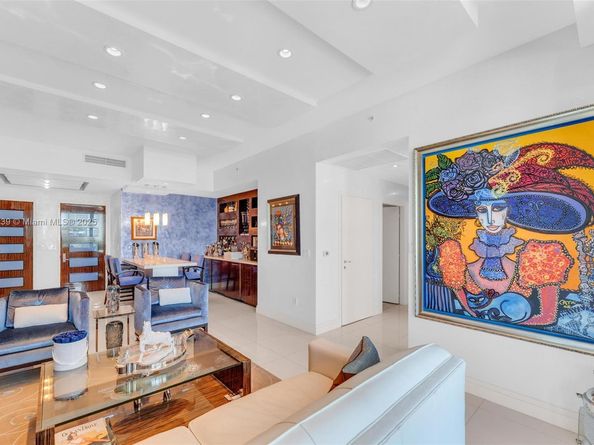 50 S Pointe Dr 705, Miami Beach FL 33139