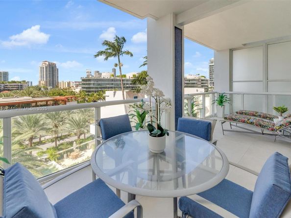 50 S Pointe Dr 705, Miami Beach FL 33139
