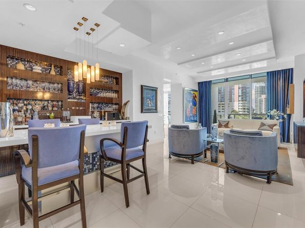 50 S Pointe Dr 705, Miami Beach FL 33139