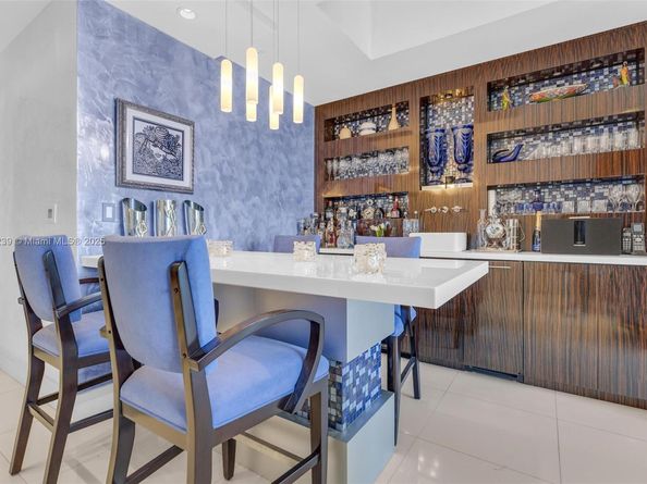 50 S Pointe Dr 705, Miami Beach FL 33139
