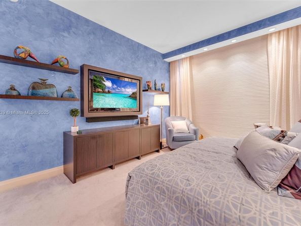 50 S Pointe Dr 705, Miami Beach FL 33139