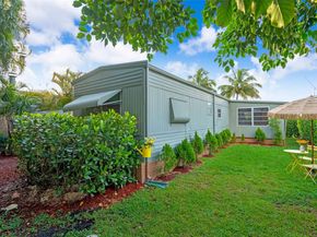 8360 SW 21st St, Davie FL 33324