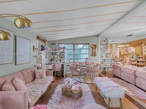 8360 SW 21st St, Davie FL 33324