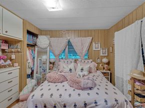 8360 SW 21st St, Davie FL 33324