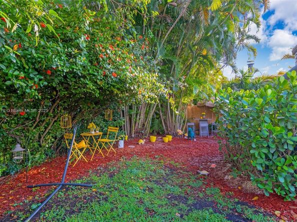 8360 SW 21st St, Davie FL 33324