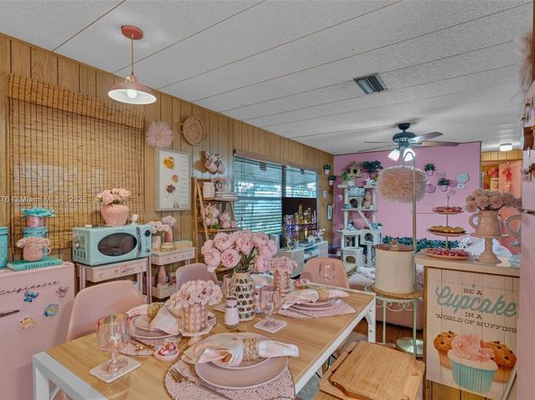 8360 SW 21st St, Davie FL 33324