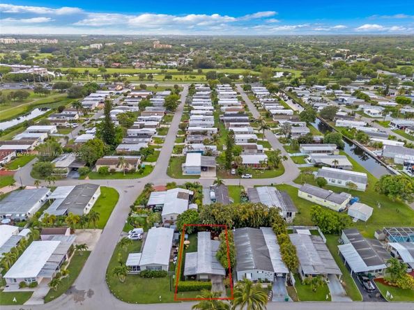 8360 SW 21st St, Davie FL 33324