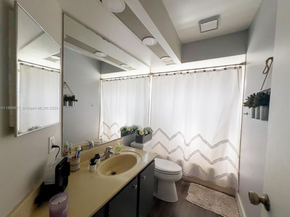 2051 NW 35th Ter, Coconut Creek FL 33066