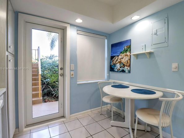 850 NE 12th Ave 210, Hallandale Beach FL 33009