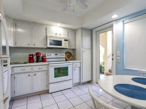850 NE 12th Ave 210, Hallandale Beach FL 33009