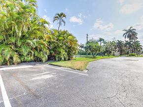 850 NE 12th Ave 210, Hallandale Beach FL 33009