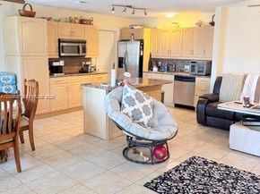 1121 NW 86th Ter, Pembroke Pines FL 33024
