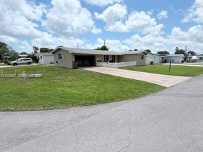 1121 NW 86th Ter, Pembroke Pines FL 33024