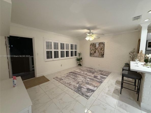 8851 Sunrise Lakes Blvd 203, Sunrise FL 33322