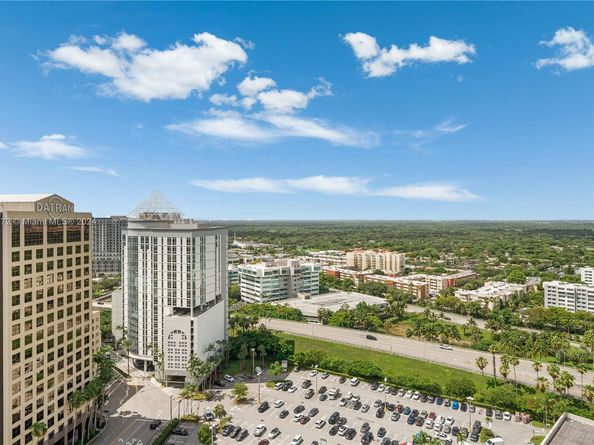 9066 SW 73rd Ct 2106, Miami FL 33156