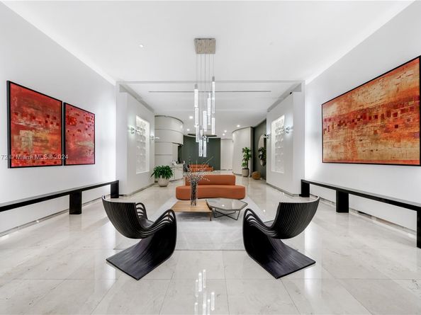 9066 SW 73rd Ct 2106, Miami FL 33156