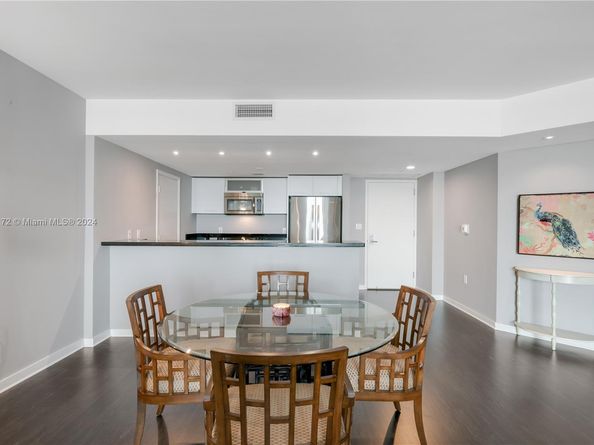 9066 SW 73rd Ct 2106, Miami FL 33156