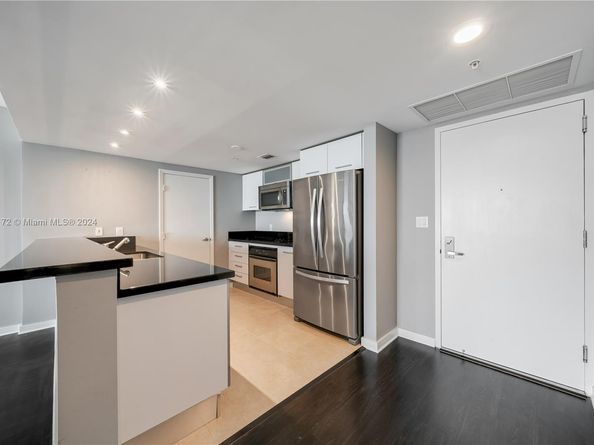9066 SW 73rd Ct 2106, Miami FL 33156