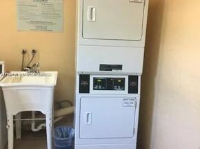 200 Berkley Rd 123, Hollywood FL 33024