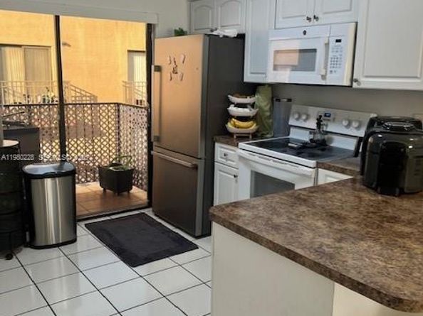 2815 W 76th St 20217, Hialeah FL 33018