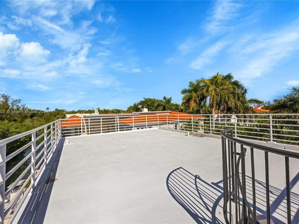 3566 Rockerman Rd, Miami FL 33133
