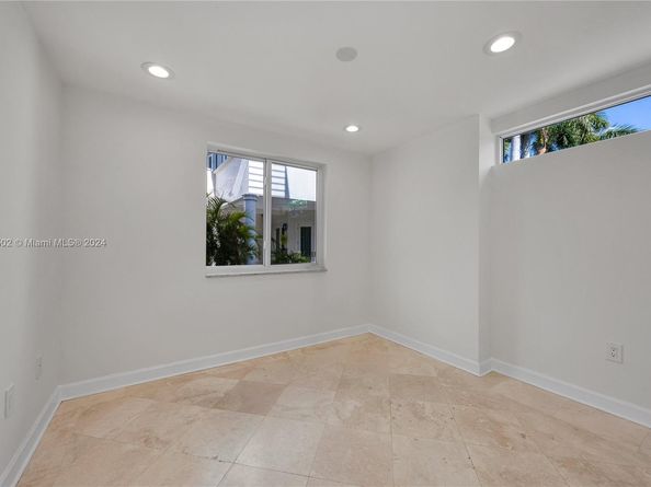 3566 Rockerman Rd, Miami FL 33133
