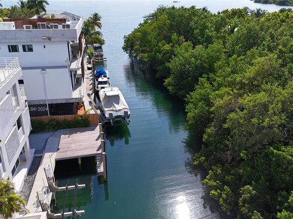 3566 Rockerman Rd, Miami FL 33133