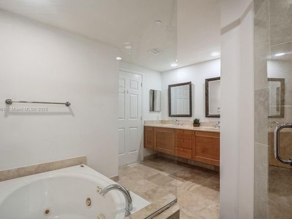 1819 SE 17th St 703, Fort Lauderdale FL 33316