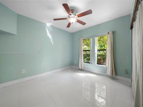 472 NE 130th St, North Miami FL 33161