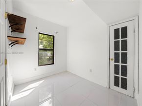 472 NE 130th St, North Miami FL 33161