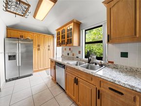 472 NE 130th St, North Miami FL 33161