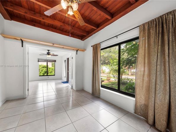 472 NE 130th St, North Miami FL 33161