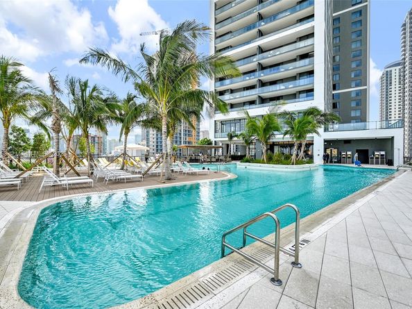 159 NE 6th St 4015, Miami FL 33132