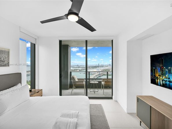 159 NE 6th St 4015, Miami FL 33132
