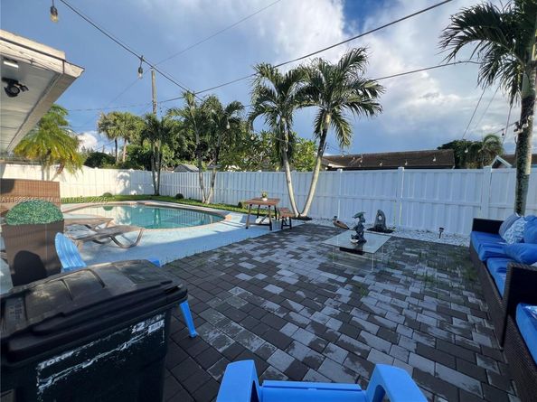 11370 NW 46th Pl, Sunrise FL 33323