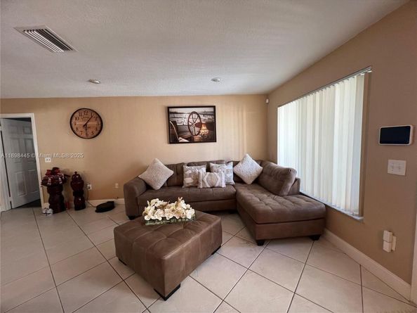 11370 NW 46th Pl, Sunrise FL 33323