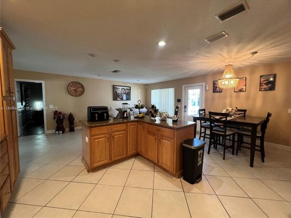 11370 NW 46th Pl, Sunrise FL 33323
