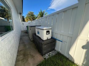 11370 NW 46th Pl, Sunrise FL 33323