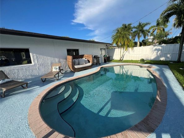 11370 NW 46th Pl, Sunrise FL 33323